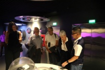 Tiếp đón nữ phi hành gia đầu tiên của Pháp và ký kết tham gia sáng kiến đài quan sát Trái đất