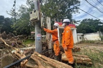 Khẩn trương khắc phục sự cố, sớm cấp điện trở lại cho khoảng 3,4 triệu khách hàng