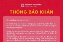 Nhiều trường học ở Hà Nội cho học sinh ăn, ngủ lại trường vì mưa lớn