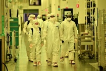 Bên trong Fab 52 - nhà máy Intel đặt niềm tin thống trị lại ngành chip