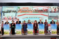 Phó Thủ tướng Phạm Thị Thanh Trà dự lễ khởi công 4 trường nội trú biên giới Lào Cai, tặng quà học sinh khó khăn