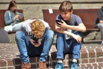 Đan Mạch tiến tới cấm trẻ em dưới 15 tuổi truy cập mạng xã hội