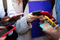 Nước đầu tiên cấm mạng xã hội đối với trẻ em