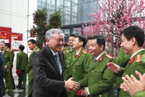 Phó Thủ tướng Thường trực Nguyễn Hòa Bình thăm, chúc Tết cán bộ, chiến sĩ Cục C03