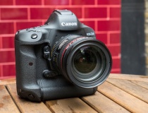 Canon công bố máy ảnh EOS-1D X Mark II tại VN
