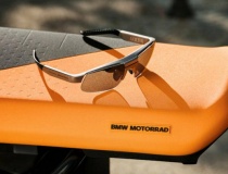 Kính mắt cho tay lái BMW Motorrad có công dụng như màn hình ô tô