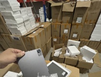 Hà Nội: Kiểm tra kho hàng chứa 2.000 máy tính bảng, iphone và lượng lớn thiết bị điện tử