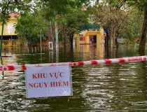 Mưa lớn, nhiều trường học ở Hà Nội và một số tỉnh tạm dừng học trực tiếp