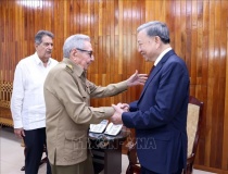 Tổng Bí thư, Chủ tịch nước Tô Lâm chào Lãnh tụ cách mạng Cuba, Đại tướng Raul Castro