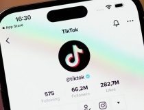 Apple thúc giục TikTok nâng cao độ tuổi khuyến nghị giữa những lo ngại về sức khỏe tâm thần