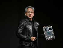 CEO Nvidia tự tin bảo vệ vị thế cạnh tranh giữa làn sóng AI mới