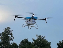 Phát triển drone chăm sóc cây công nghiệp