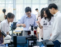 Trải 'thảm đỏ' thu hút giảng viên