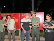 Công an Hà Nam tuyên truyền, hướng dẫn Nhân dân góp ý dự thảo sửa đổi Hiến pháp năm 2013 trên VNeID