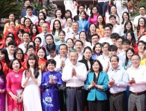 Tổng Bí thư Tô Lâm: Thúc đẩy đổi mới sáng tạo, chuyển đổi số trong trường học, không để học sinh nào bị bỏ lại phía sau