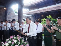 Tổng Bí thư Tô Lâm dâng hương tưởng nhớ Chủ tịch Hồ Chí Minh tại Nghệ An