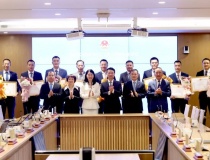Bộ trưởng Nguyễn Mạnh Hùng: Viettel Global là niềm tự hào Việt Nam