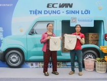 VinFast EC Van ‘chiếm sóng’ chợ đầu mối khiến giới tiểu thương xôn xao
