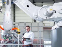 Robot công nghiệp - Giải pháp cho bài toán năng suất