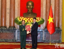 Chủ tịch nước trao Quyết định thăng quân hàm; cấp bậc hàm Đại tướng, Thượng tướng đối với sĩ quan Quân đội và Công an