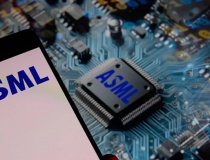 Cổ phiếu ASML giảm 6,5% sau cảnh báo về tăng trưởng không chắc chắn trong năm 2026