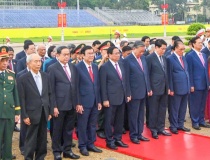 Lãnh đạo Đảng, Nhà nước vào Lăng viếng Chủ tịch Hồ Chí Minh và dâng hương tưởng niệm các anh hùng liệt sĩ
