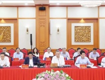 Bộ Chính trị cho ý kiến về công tác chuẩn bị Đại hội Đảng bộ thành phố Hà Nội và Đảng bộ TPHCM