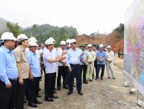 Tập trung máy móc, nhân lực để tăng tốc tiến độ 4 dự án cao tốc trọng điểm phía Bắc