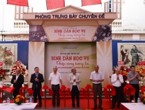 Khai mạc trưng bày chuyên đề 'Bình dân học vụ - Thắp sáng tương lai'