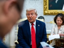 Trump dọa áp thuế 200% lên Trung Quốc nếu hạn chế xuất khẩu nam châm đất hiếm