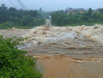 Chưa kịp khắc phục bão số 5 miền Trung lại căng mình chống bão số 6