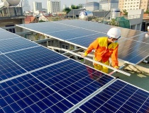Vì sao lắp điện mặt trời mái nhà tự dùng phải thông báo EVN?