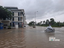 Mưa lớn gây ngập úng, học sinh và sinh viên Hà Nội chuyển sang học trực tuyến