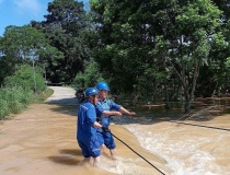 Các nhà mạng căng mình ứng cứu, đảm bảo thông tin liên lạc vùng lũ