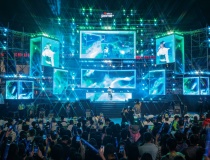 Ngàn khán giả đội mưa, “quẩy hết mình” trong đêm nhạc VPBank Prime Night có RHYDER, Hà Nhi