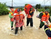 Quân đội phải bằng mọi biện pháp tiếp cận nơi ngập sâu, để kịp thời di dời, sơ tán người dân