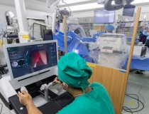 AI giúp giảm một nửa nhân lực và thời gian phẫu thuật