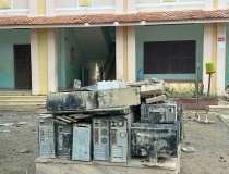 Lũ dữ cuốn trôi bàn ghế, máy tính, tivi: Ngành giáo dục Khánh Hòa kêu gọi cộng đồng tiếp sức