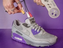 Độc lạ: Nhà thiết kế Singapore giới thiệu mẫu giày Nike tích hợp máy chơi game Console