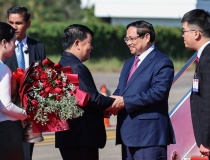 Thủ tướng Phạm Minh Chính tới Thủ đô Vientiane, bắt đầu chuyến công tác tại Lào
