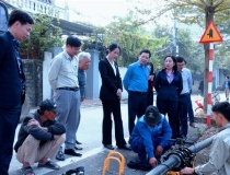 Lãnh đạo xã Vân Đình kiểm tra tiến độ thi công hệ thống nước sạch trên địa bàn