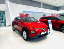 VinFast VF 6 Eco: Chọn xe gầm cao cho gia đình trẻ, nhận “full combo” ưu đãi tháng 12/2025 