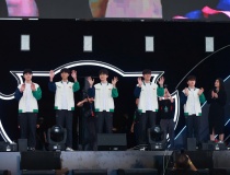 Faker và T1 khuấy động không khí cuồng nhiệt tại lễ hội eSport của VPBank