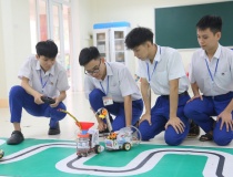 Từ đam mê robot đến giải Nhất sân chơi công nghệ
