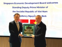 Phó Thủ tướng Nguyễn Hòa Bình làm việc với các cơ quan, doanh nghiệp, nhà đầu tư Singapore để thúc đẩy hợp tác trong lĩnh vực trung tâm tài chính