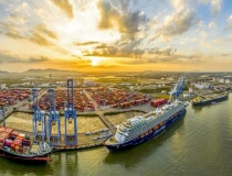 Vượt “sóng” thuế quan, Việt Nam giữ ngôi quán quân tăng trưởng châu Á