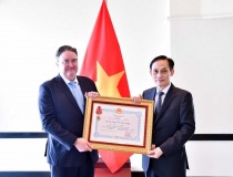 Trao Huân chương Hữu nghị cho Đại sứ Hoa Kỳ Marc Knapper