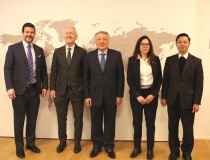 Thúc đẩy kết nối Trung tâm tài chính quốc tế Việt Nam với thế giới