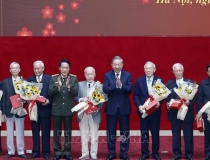 Tổng Bí thư Tô Lâm gặp mặt cán bộ công an cấp cao các thời kỳ