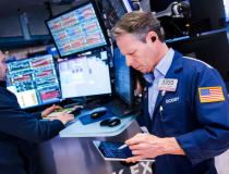 Chứng khoán Mỹ giằng co, giá dầu thô giảm nhẹ